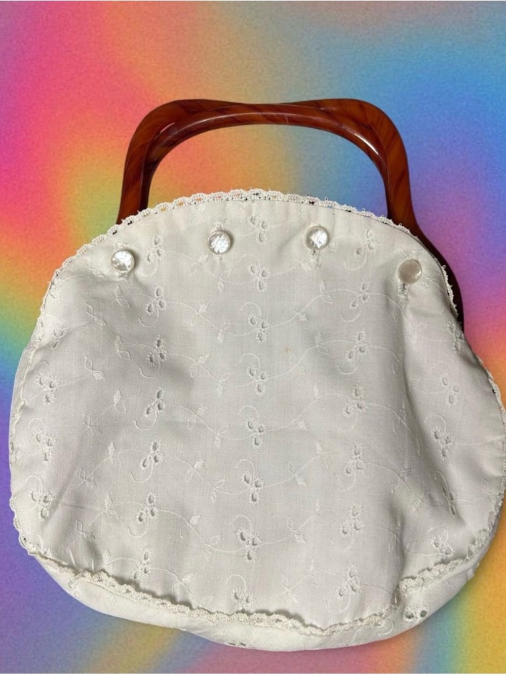 Vintage 70’s beautiful white cotton eyelet Bermuda bag w/root beer lucite handle